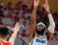 开云体育下载-新疆队横扫青岛队，胡金秋高光表现的简单介绍