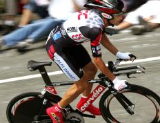 开云下载-双城记，拉文孤焰焚敌阵，独行侠骤雨淹王权