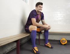 开云体育下载-绿茵场与篮球场间的欧冠时刻，塔图姆如何借一场足球史诗的钥匙，开启了NBA的传奇之夜？