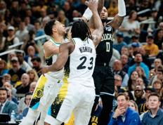 开云体育app-雄鹿队大胜掘金队，继续领跑东部