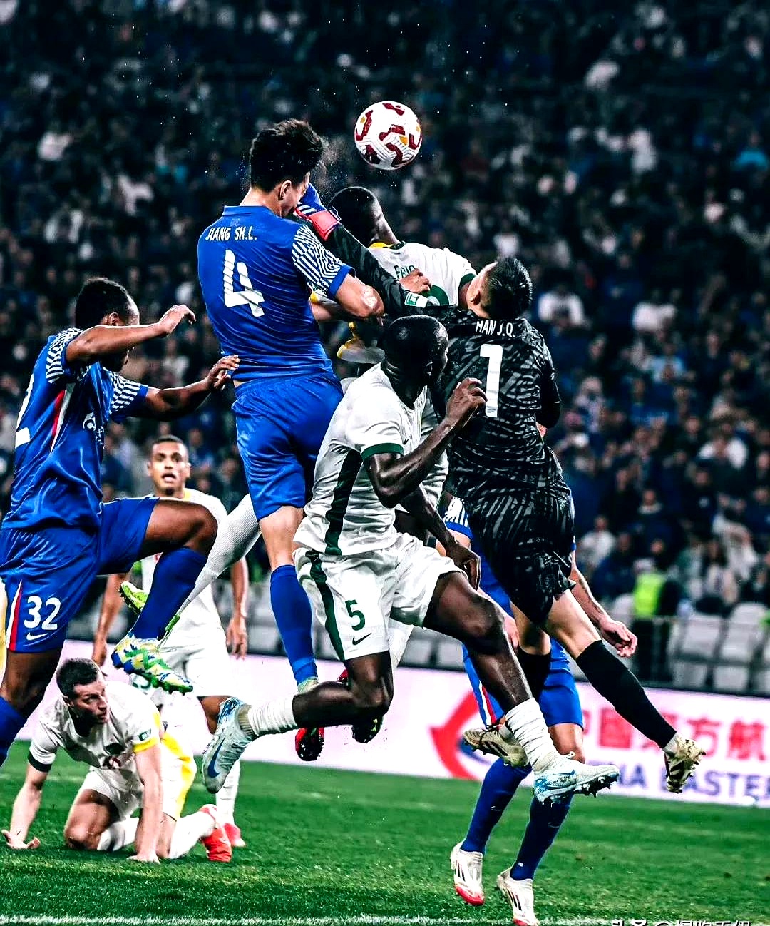 开云体育下载-热门球队在关键比赛中力压对手取胜