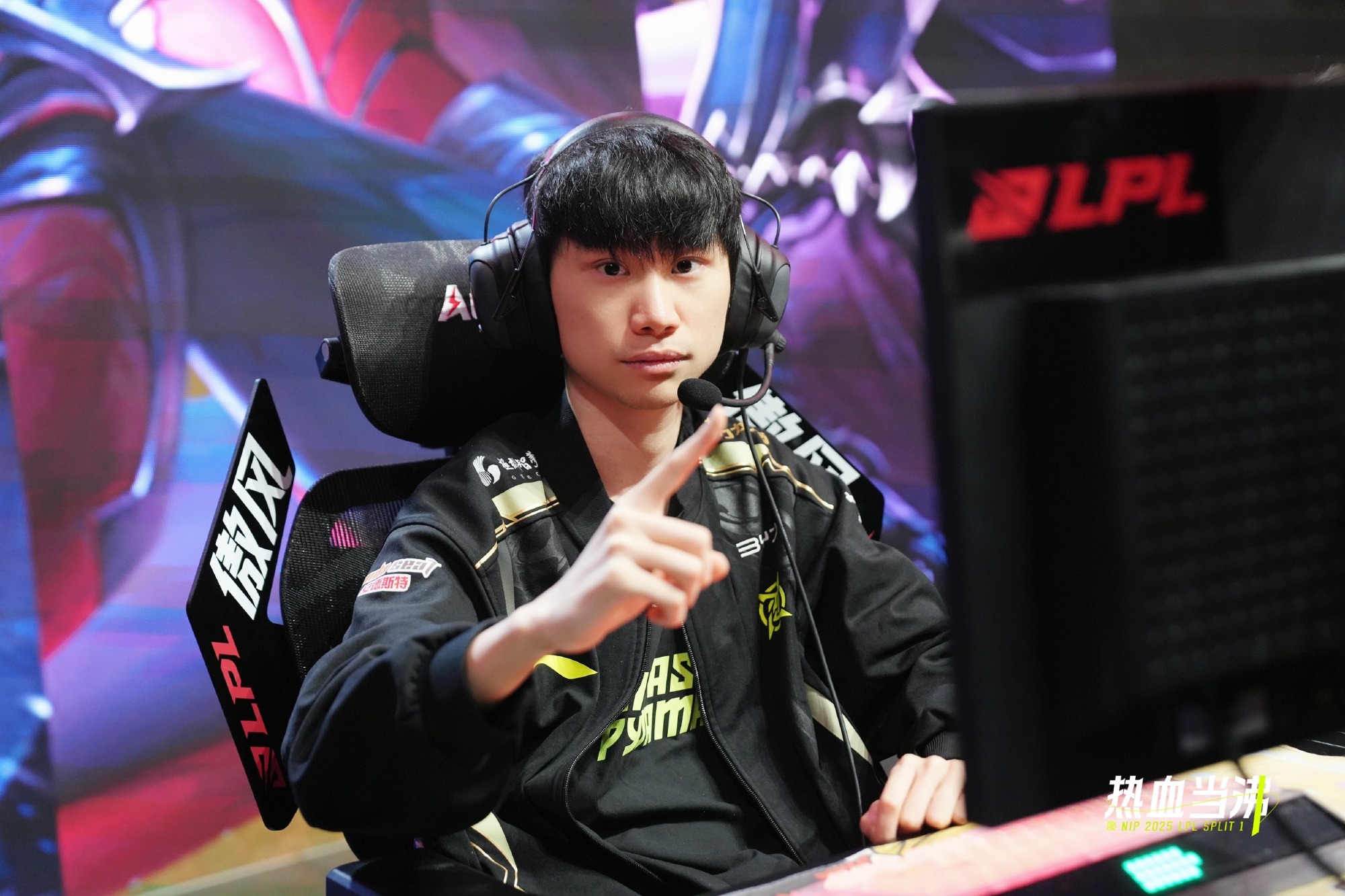 开云体育平台APP-关于V5横扫TSM，Tarzan线上压制力十足宿命之战小组赛，强势挺进下一轮的信息