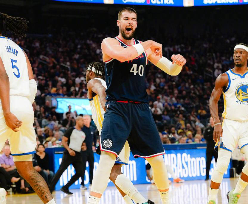 开云体育APP下载-勇士队大胜热火，伦纳德得分23分