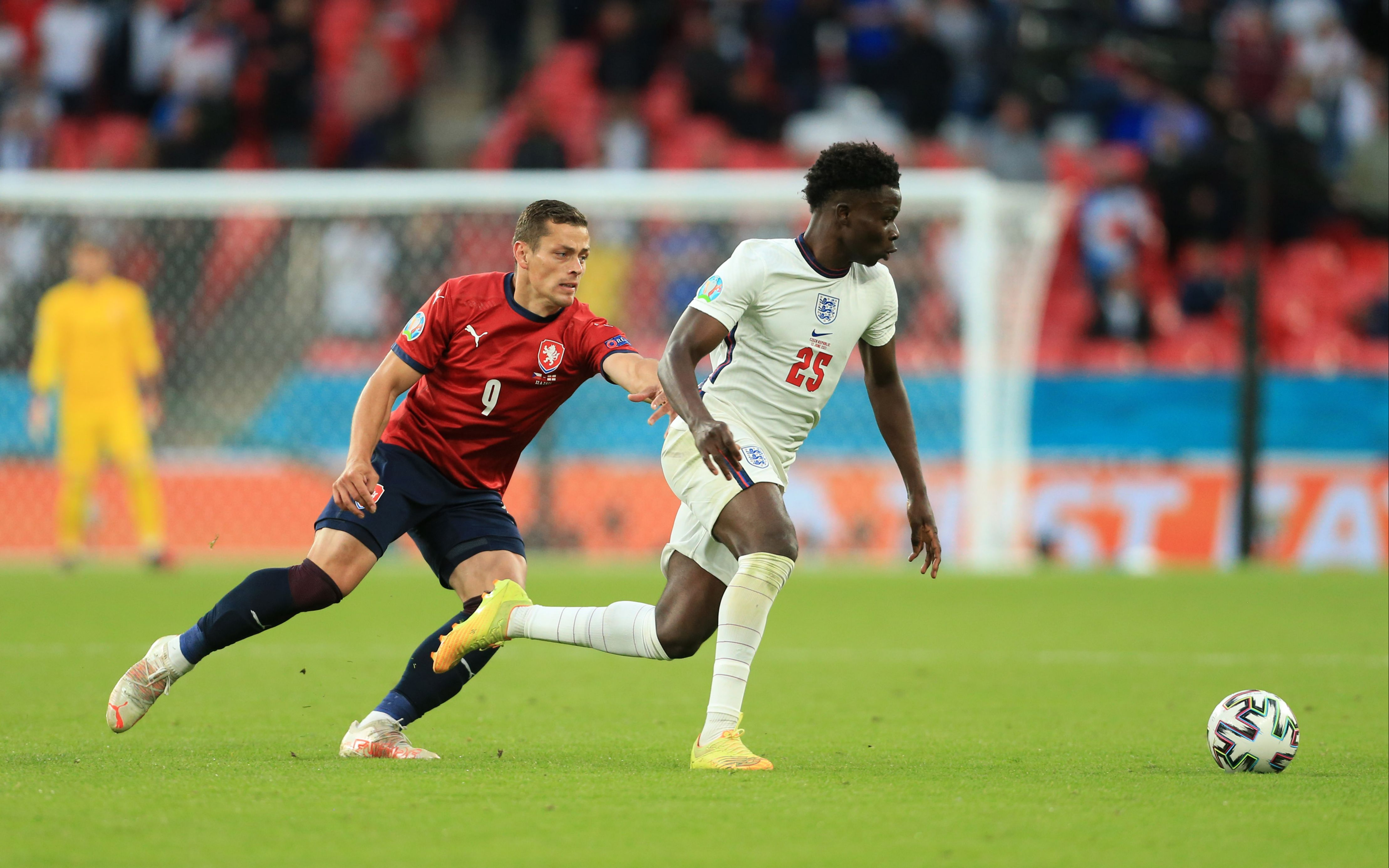 开云体育官方网站-欧洲杯冠军之争:英格兰vs意大利的简单介绍