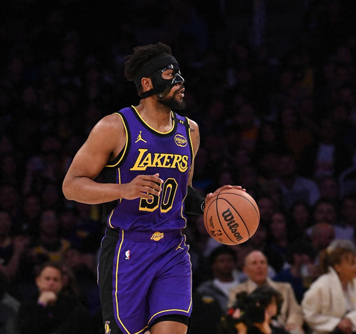 开云体育中国-快船惊险逆转湖人，东部决赛再添悬念