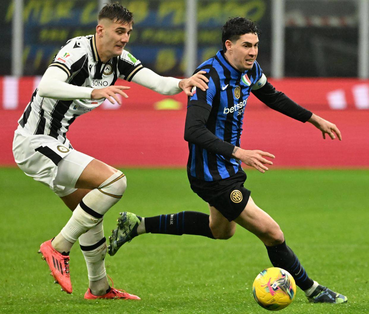 开云APP-美国逆转里昂，孔德状态火热的简单介绍