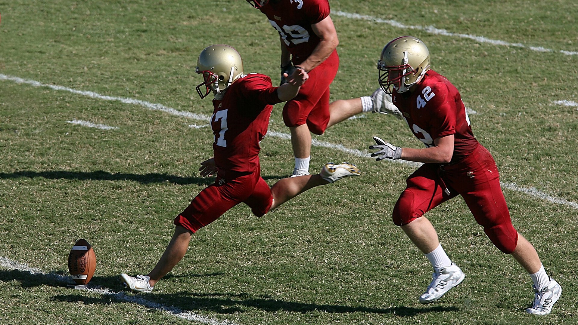 开云体育在线-东欧铁骑的咆哮,波兰三重奏碾压圣西罗,马丁内利点燃烧毁AC米兰防线